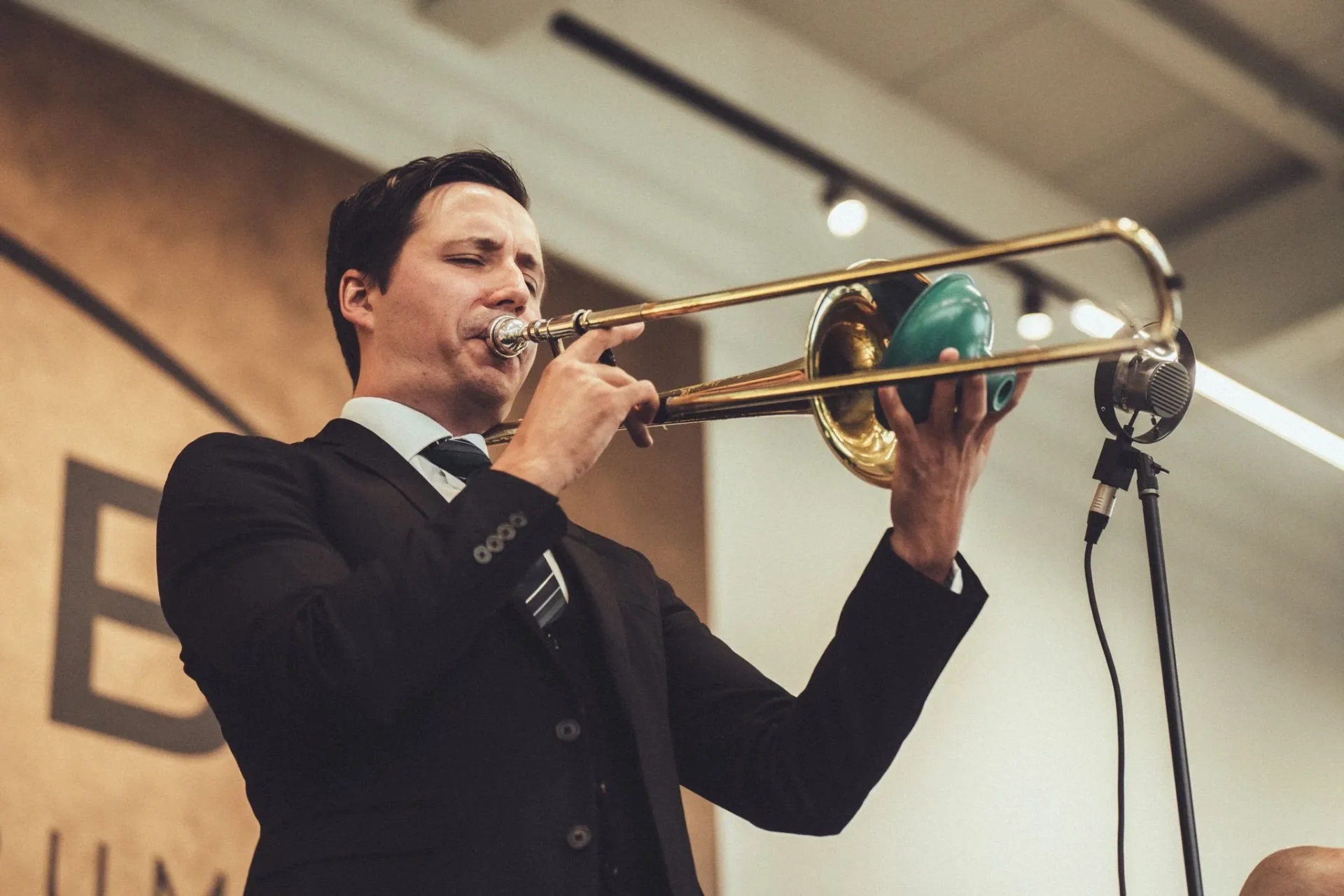 Karel Eriksson on stage